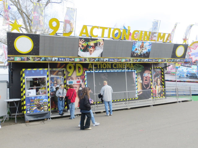 Abbildung: 9 D Action Cinema (Bgler)