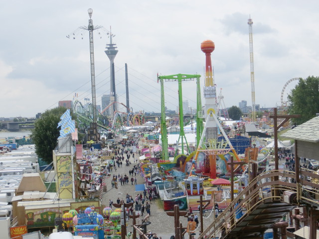 Abbildung: Größte Kirmes am Rhein, Düsseldorf